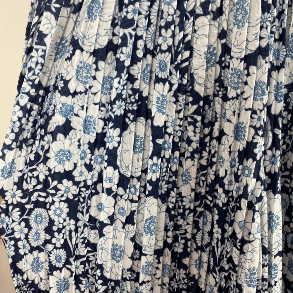 Sundays NWT Jess Jumpsuit Blue Floral Crossover - Picture 6 of 10